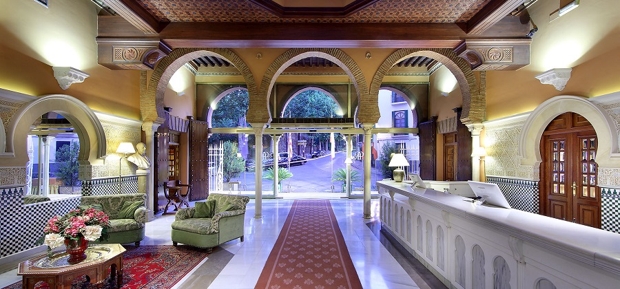 3 visitas virtuales para enamorarse del hotel Alhambra Palace